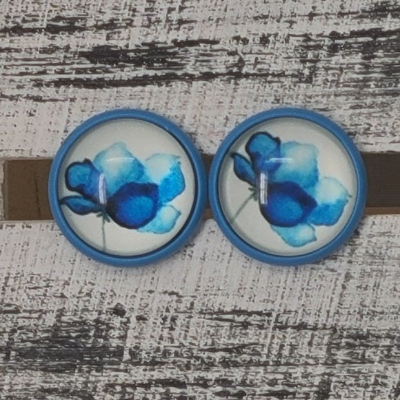 Earrings - Picture 14 of 16